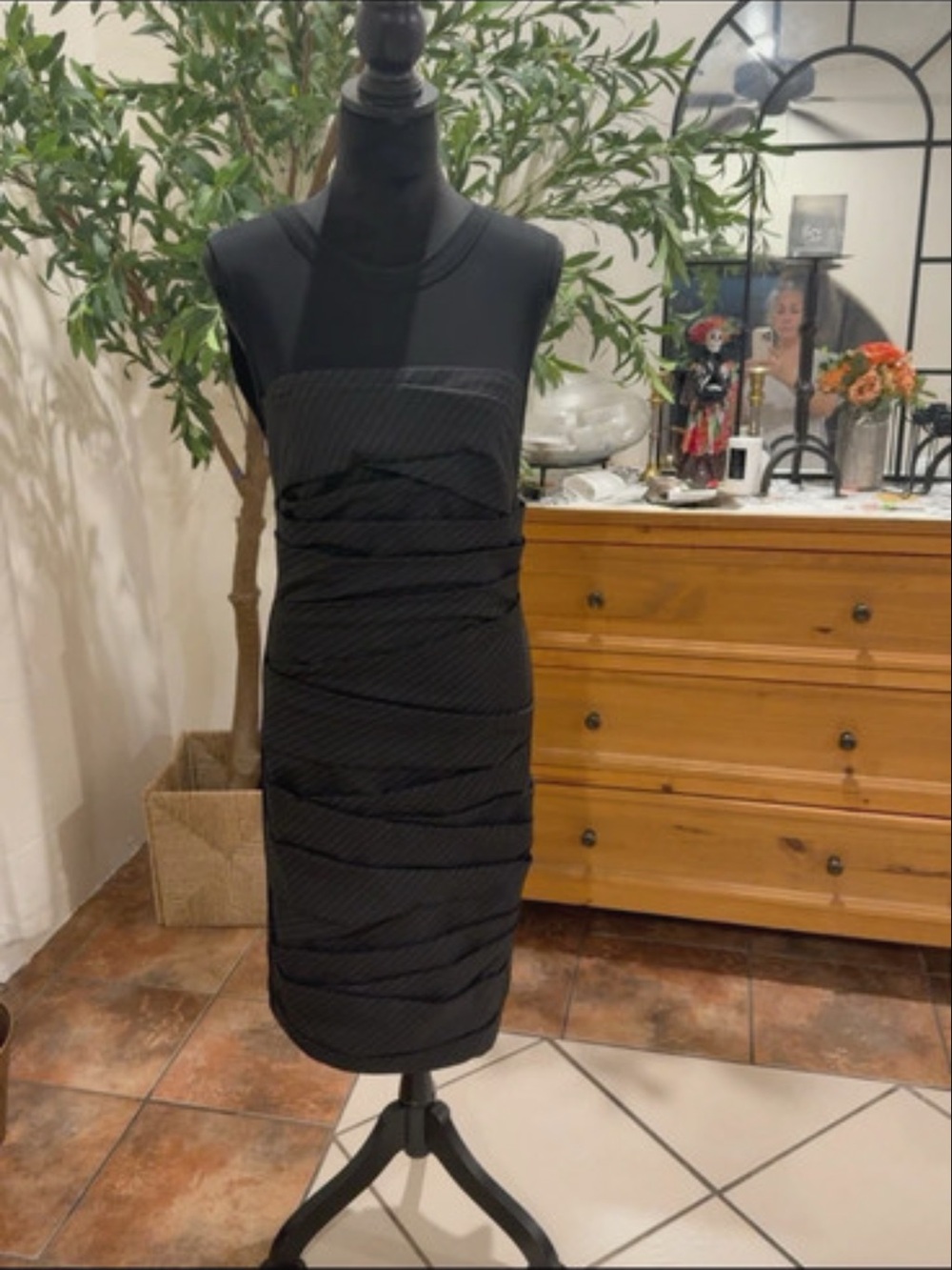Vera Wang Black Sleeveless Textured Midi Dress